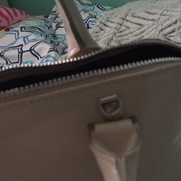 Purses look like new - Picture 5 of 7